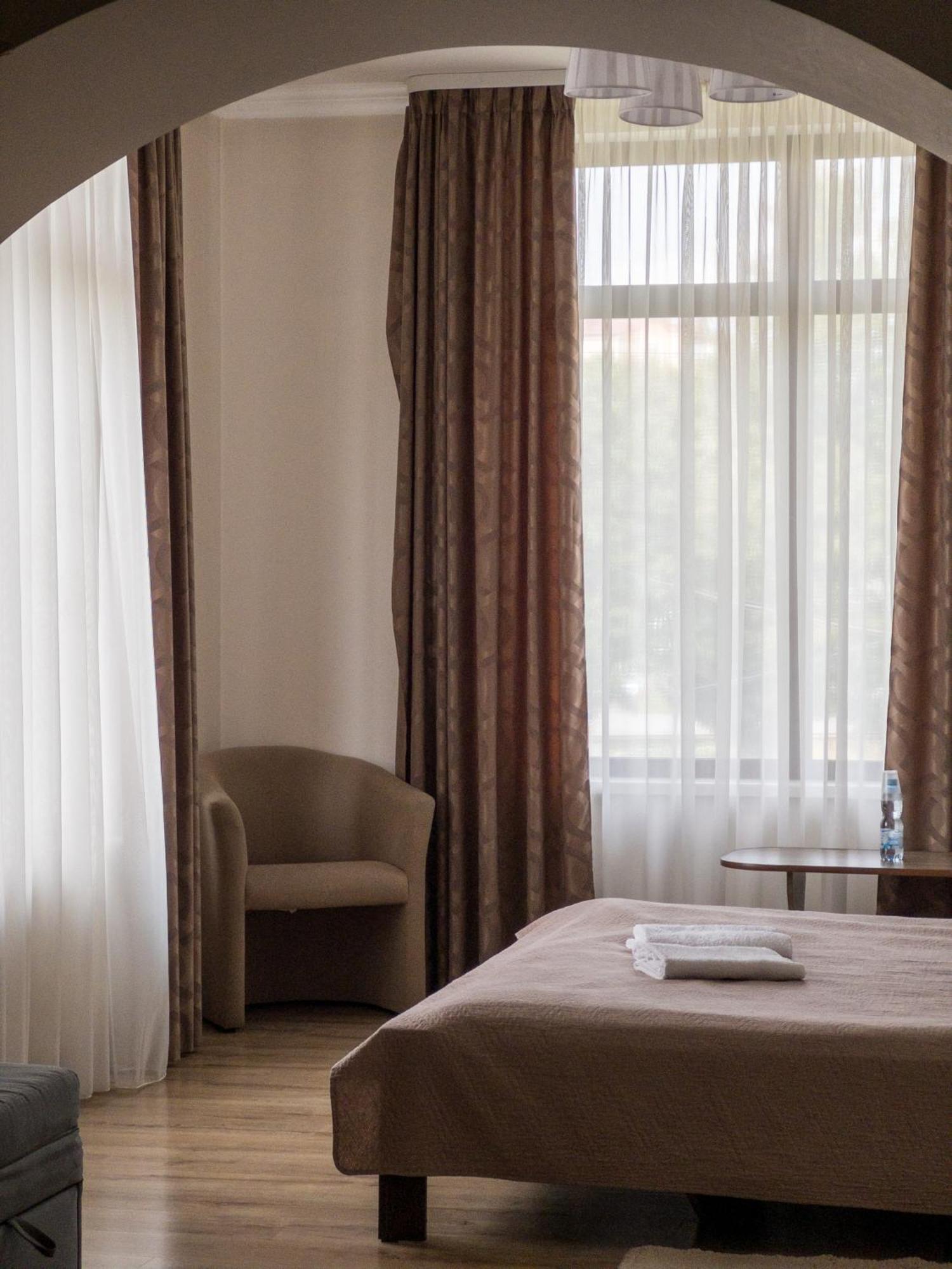 Hotel Орк "Блісс" Rivne Zewnętrze zdjęcie